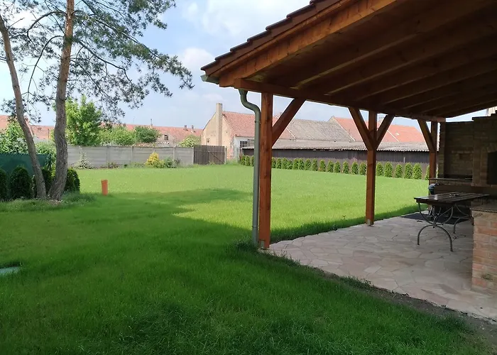 Villa Marcus - Rodinny Relax 200 M Od Penzionu Kometa, U Jezera S Grilem A Sdilenou Kuchyni